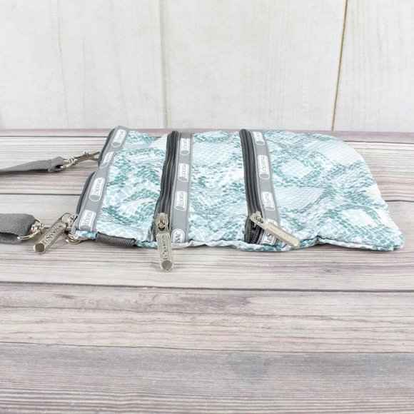 Le SportSac Green 100% Polyester Crossbody Bag Handbag Purse Travel - Picture 5 of 10